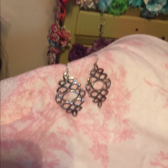 Earrings - Picture 7 of 7